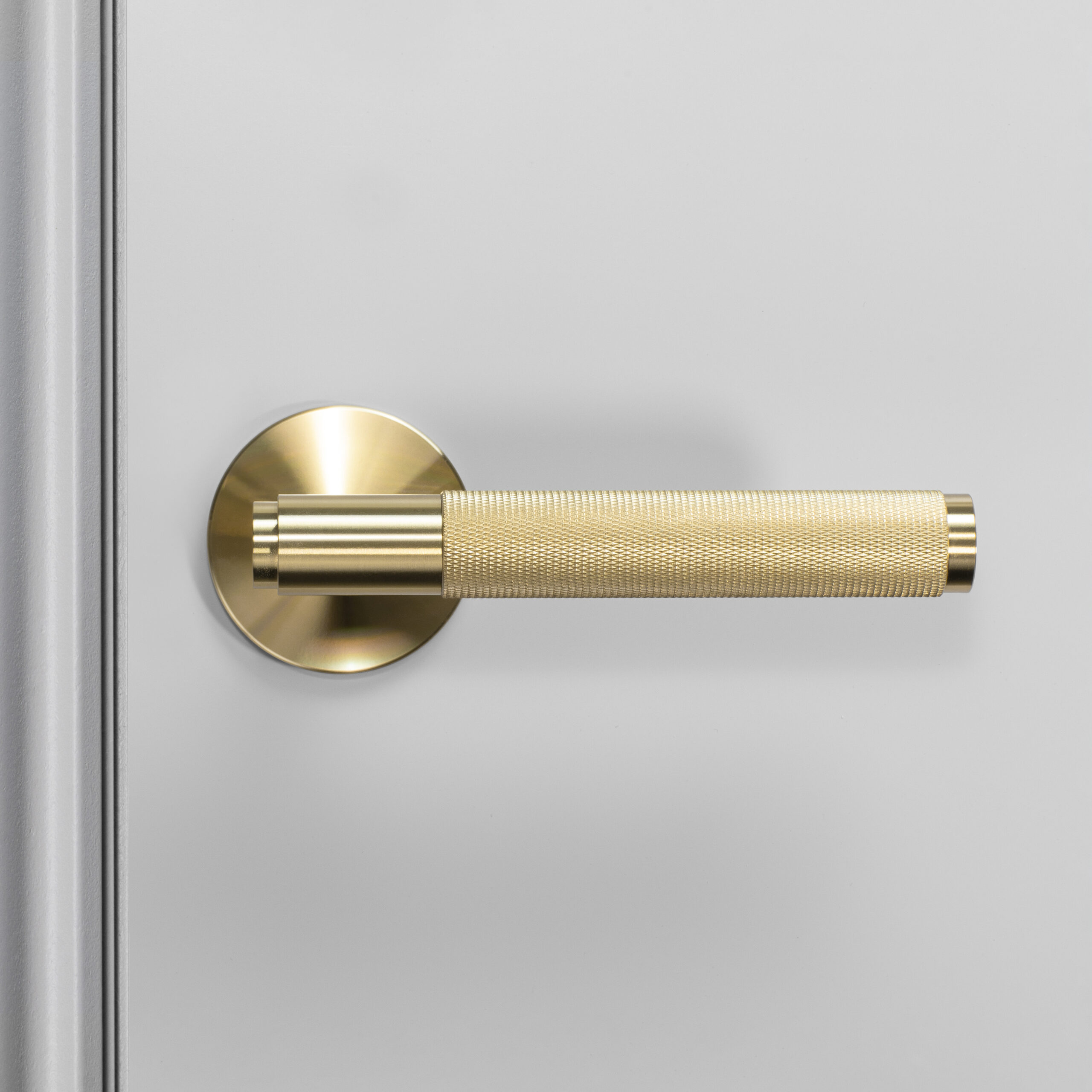2. Door_Handle_Front_Fixed_Brass