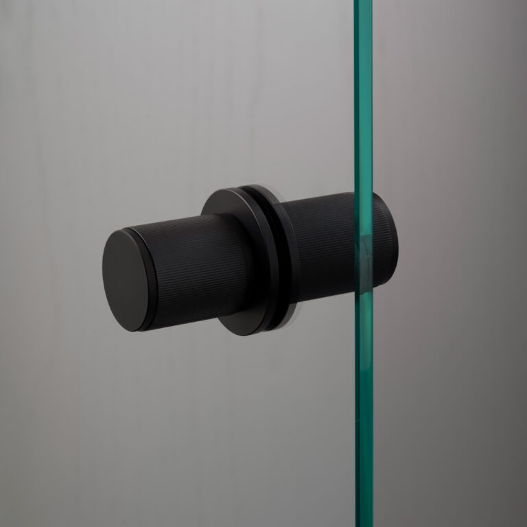 Door-knob_Fixed_Linear_Double-sided_Glass_Welders-Black_A2_Web