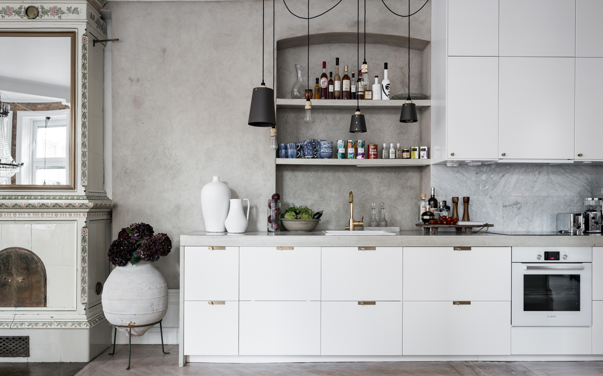 GRAYSCALE KITCHEN WITH BRASS DETAILS AND KITCHEN HARDWARE - Buster + Punch