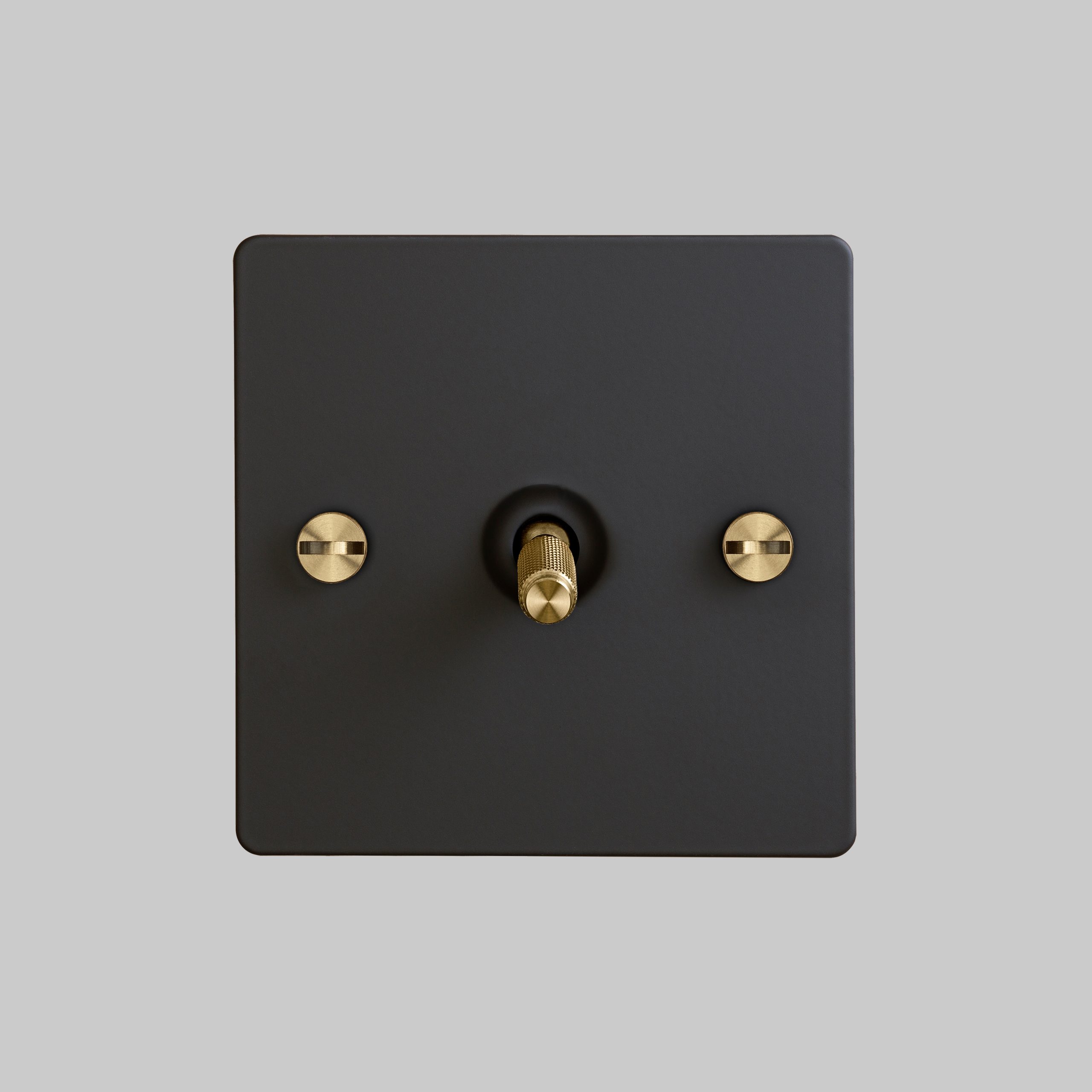 2. 1G_Toggle_Front_Black_Brass