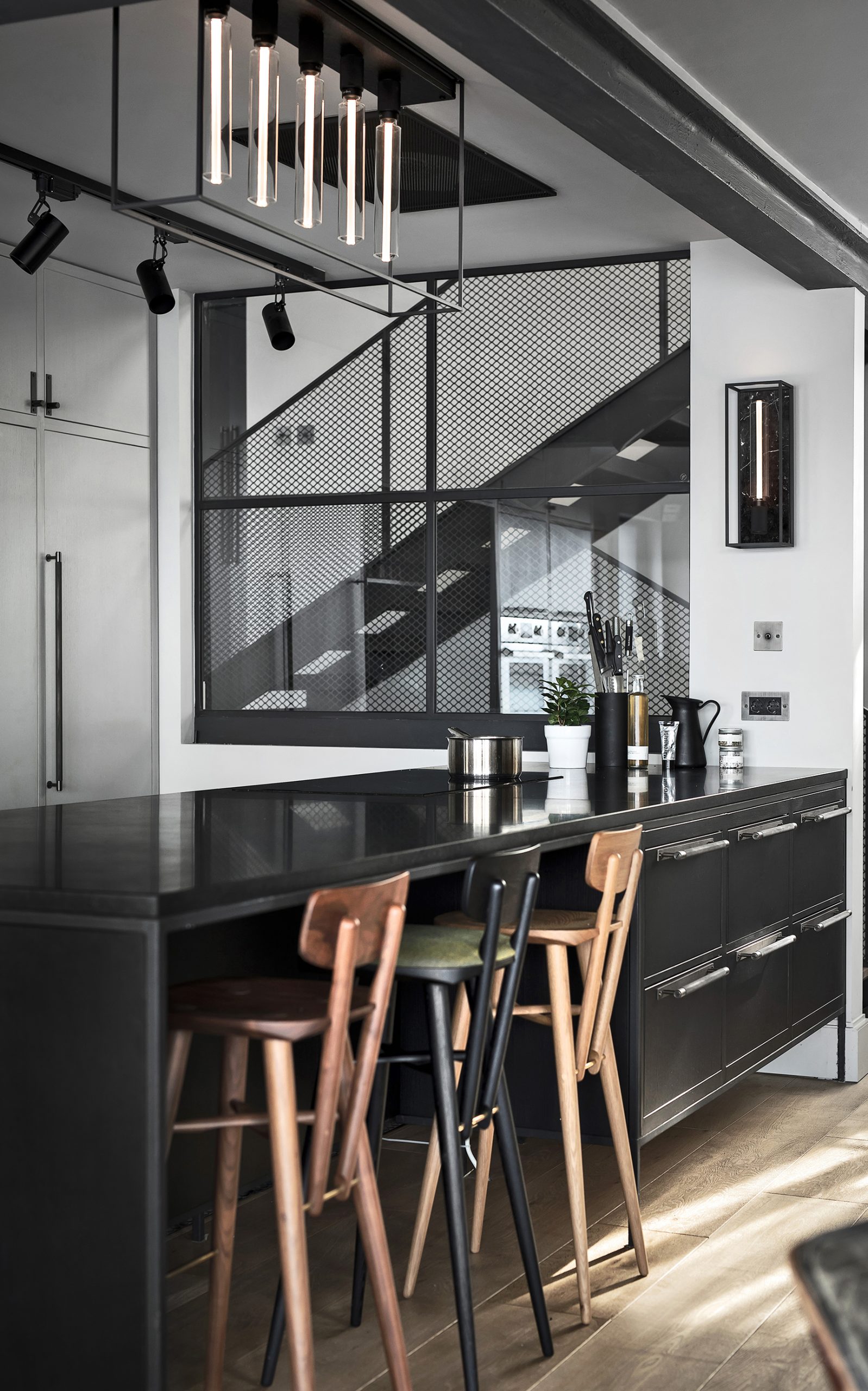 BusterPunch_Caged-5.0_Caged-Wall_Large_White-Marble_Pull-Bar_Smoked-Bronze_Kitchen