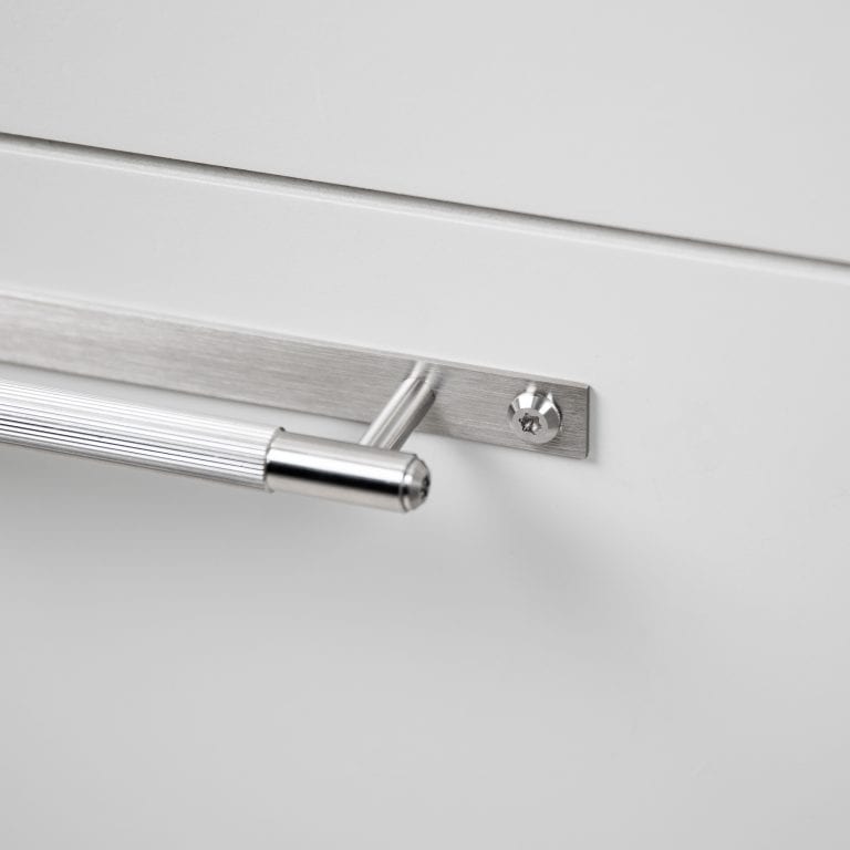 3.Buster+Punch_Pull_Bar_Plate_Linear_Steel