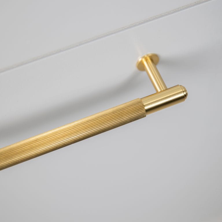 4.Buster+Punch_Pull_Bar_Linear_Brass
